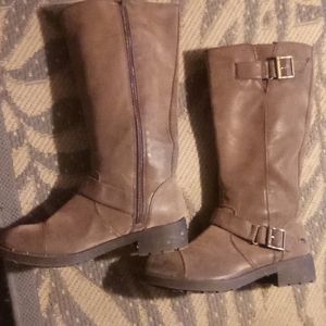 Calf high women's boot
